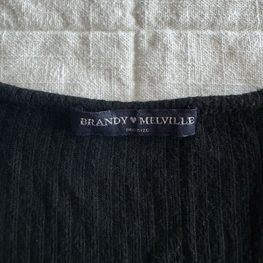 Brandy Melville Black Ribbed Long Sleeve Crop Top - Picture 3 of 4